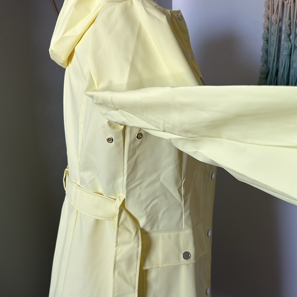 RAINS Curve W Jacket color straw size M NWT - Picture 6 of 7